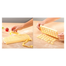 Forma na čtvercové raviolini DELÍCIA, 21 ks