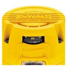 Frézka ohraňovací pěstní D26200 900W
