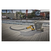 Vibrátor ponorný do betonu 18V XR DCE531N bez aku a nabíječky
