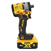 Utahovák AKU rázový DCF922P2T 18V 2x5,0Ah Li-Ion