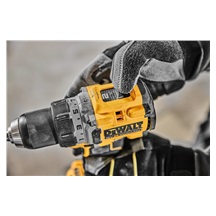 Vrtačka AKU XR DCD800E2T 18V 2x1,7Ah POWERSTACK Tstak