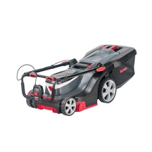 Sekačka rot. 382 Li Premium 18V
2 x baterie 5 Ah a 1 x nabíječka součástí balení, 3in1