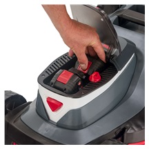 Sekačka rot. 382 Li Premium 18V
2 x baterie 5 Ah a 1 x nabíječka součástí balení, 3in1