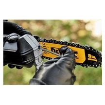 Pila řetězová vyvětvovací 20cm XR 18V 1x5,0Ah DCMPS567P1