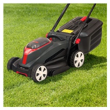 Sekačka AKU 32.1 Li Easy 18V SET včetně dvou 18 V (2,5 Ah) lithium-iontových baterií a nabíječky