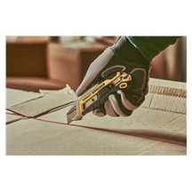 Nůž s odlamovací čepelí s jezdcem 18mm FMHT10594-0